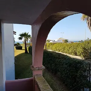 https://apartamento-atlanterra-playa-primera-linea.es-andalucia.com